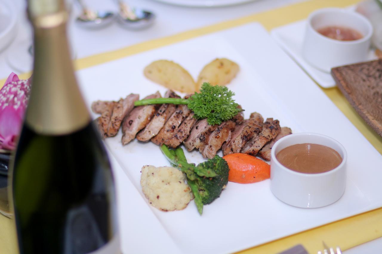 Sarina Hotel & Villa Phnom Penh Dış mekan fotoğraf